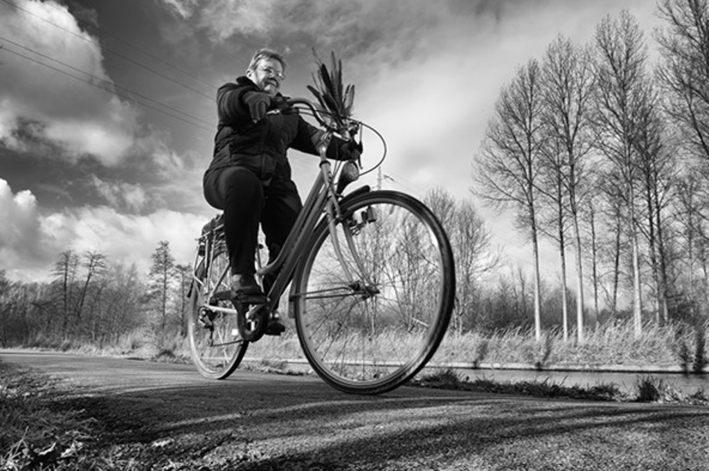 els-huart-annie-met-fiets-en-vlinder.jpg